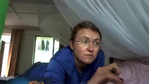 starlagurl online show from February 15, 2025, 8:54 am