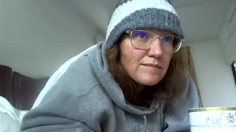 starlagurl online show from March 7, 2025, 4:35 am