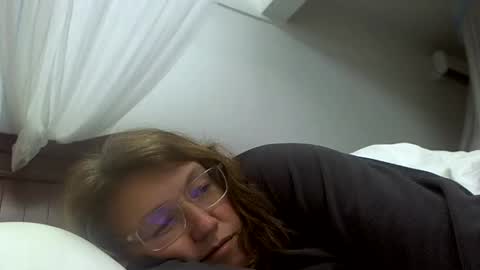 starlagurl online show from March 10, 2025, 4:25 pm