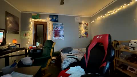 Snapshot of starlight09102 chatting on December 11, 2024, 5:48 pm Starlight online show from December 11, 2024, 5:48 pm