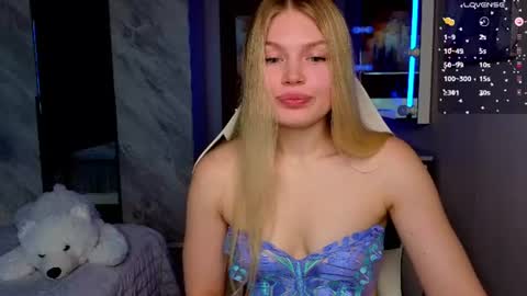 Caroline online show from June 15, 2026, 4:04 am