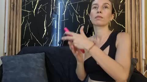 starlight_mature23_aws online show from May 3, 2026, 8:26 pm
