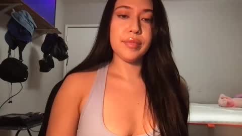 starlitdreams777 online show from March 1, 2025, 3:21 am