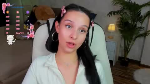 Snapshot of starlitfairy chatting on October 9, 2025, 1:31 pm Your Fairy online show from October 9, 2025, 1:31 pm