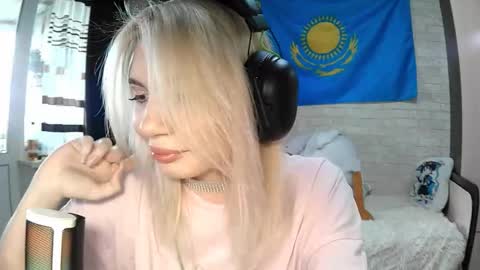 Katie online show from September 10, 2025, 9:53 am