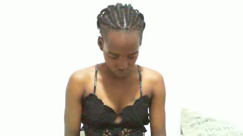 Snapshot of starry_sweetie chatting on October 21, 2025, 8:42 pm sweetgirl online show from October 21, 2025, 8:42 pm