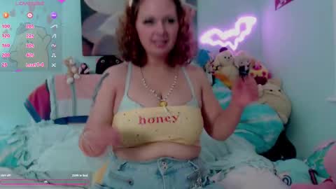 Snapshot of starsaturn chatting on October 6, 2025, 2:42 am Saturn online show from October 6, 2025, 2:42 am