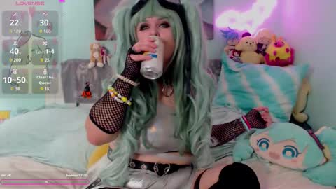 Snapshot of starsaturn chatting on October 18, 2025, 3:31 am Saturn online show from October 18, 2025, 3:31 am