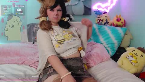 Snapshot of starsaturn chatting on October 22, 2025, 4:35 am Saturn online show from October 22, 2025, 4:35 am