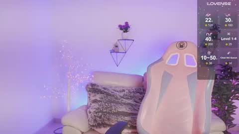 Snapshot of starwitch_ chatting on September 17, 2025, 12:29 pm Yoko online show from September 17, 2025, 12:29 pm