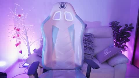 Snapshot of starwitch_ chatting on October 8, 2025, 1:03 am Yoko online show from October 8, 2025, 1:03 am