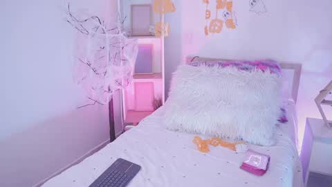 Snapshot of starwitch_ chatting on October 21, 2025, 1:34 pm Yoko online show from October 21, 2025, 1:34 pm