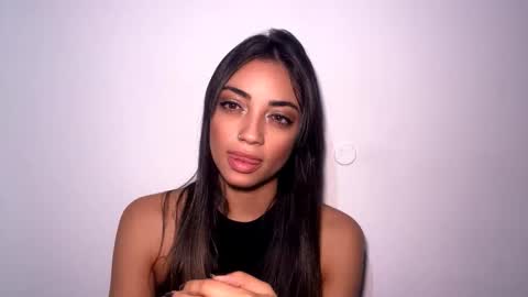 Mia online show from March 26, 2026, 11:05 am