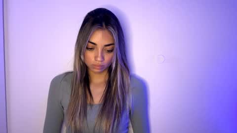 Mia online show from April 20, 2026, 8:17 am