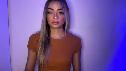 Mia online show from April 21, 2026, 8:20 am