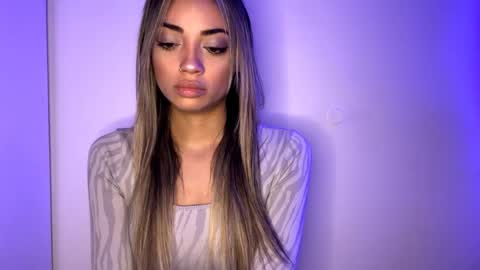 Mia online show from April 24, 2026, 9:12 am
