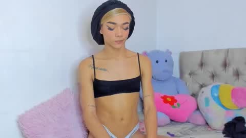 stassiebell online show from December 7, 2024, 6:37 pm