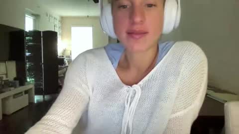 Snapshot of stassiethatsororitygirl chatting on October 16, 2025, 1:56 pm Stassiethatsororitygirl online show from October 16, 2025, 1:56 pm