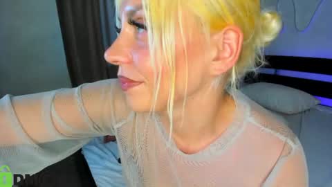 Snapshot of stasy_traiin chatting on June 25, 2026, 5:12 am Stasy online show from June 25, 2026, 5:12 am
