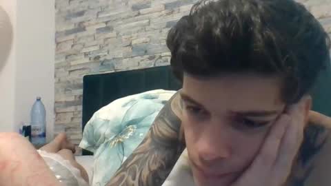 staywithuss online show from April 21, 2026, 2:51 am