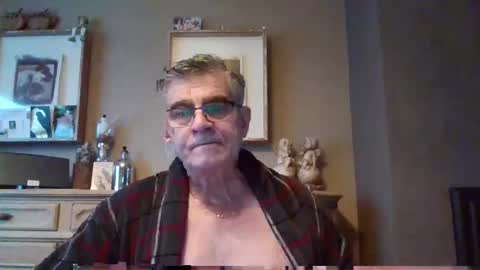 Snapshot of stedom chatting on December 4, 2024, 8:34 am stepdom online show from December 4, 2024, 8:34 am