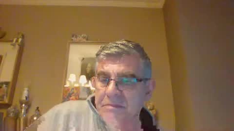 Snapshot of stedom chatting on January 10, 2025, 3:27 pm stepdom online show from January 10, 2025, 3:27 pm
