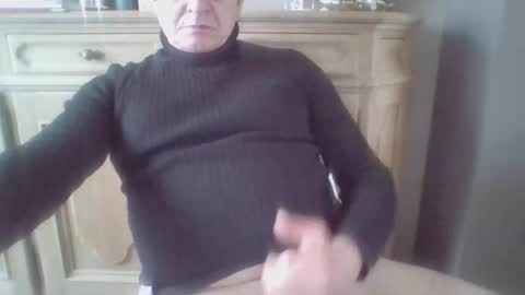 Snapshot of stedom chatting on January 30, 2025, 12:27 pm stepdom online show from January 30, 2025, 12:27 pm