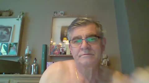 Snapshot of stedom chatting on February 12, 2025, 8:06 am stepdom online show from February 12, 2025, 8:06 am
