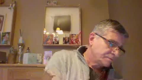 Snapshot of stedom chatting on February 21, 2025, 4:48 pm stepdom online show from February 21, 2025, 4:48 pm