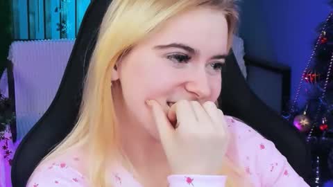 stef_nicks online show from January 5, 2026, 5:27 pm