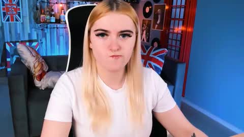 stef_nicks online show from March 16, 2026, 9:02 am