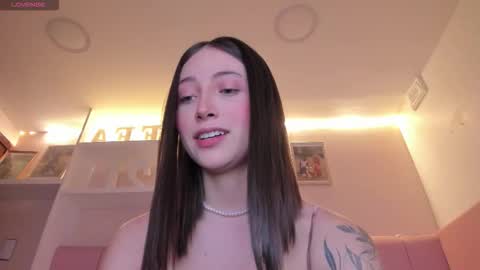 Stefa Gomez  online show from December 14, 2025, 11:15 am