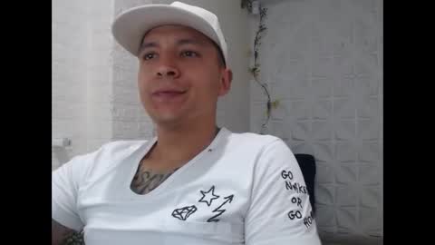 stefanhot2025 online show from September 10, 2025, 3:34 pm
