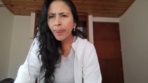 Snapshot of stefaniadiazz_ chatting on October 26, 2025, 3:40 pm Stafania 3 online show from October 26, 2025, 3:40 pm
