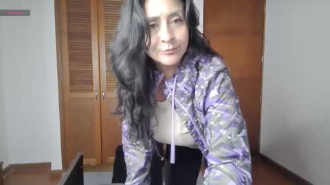 Snapshot of stefaniadiazz_ chatting on October 31, 2025, 5:36 pm Stafania 3 online show from October 31, 2025, 5:36 pm