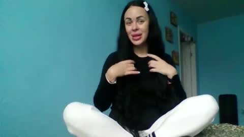 Snapshot of stefaniyax chatting on October 10, 2025, 9:19 am stefaniyax online show from October 10, 2025, 9:19 am