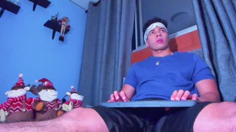 Snapshot of stefann_salvatore chatting on December 19, 2024, 2:23 am Stefann Salvatore online show from December 19, 2024, 2:23 am