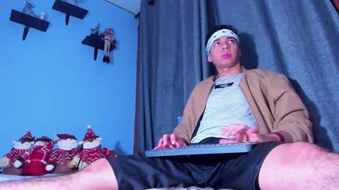 Snapshot of stefann_salvatore chatting on January 6, 2025, 11:31 pm Stefann Salvatore online show from January 6, 2025, 11:31 pm