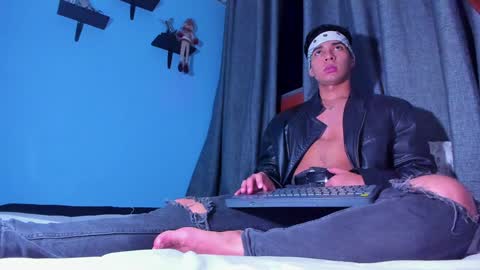 Snapshot of stefann_salvatore chatting on January 20, 2025, 7:58 am Stefann Salvatore online show from January 20, 2025, 7:58 am
