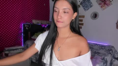 Im MiaIts my first day here  online show from January 16, 2025, 3:02 am
