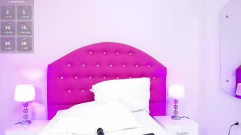 Stefany Gomez  online show from December 18, 2025, 3:45 am