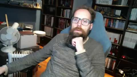 Snapshot of stefffg chatting on December 5, 2024, 7:17 pm MeStef online show from December 5, 2024, 7:17 pm