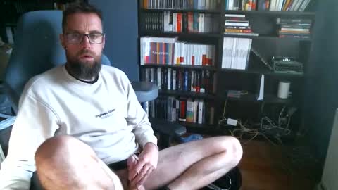 Snapshot of stefffg chatting on September 28, 2025, 8:20 am MeStef online show from September 28, 2025, 8:20 am