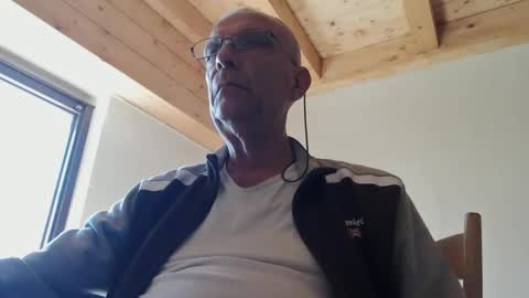 stefi444466 online show from April 25, 2026, 12:08 pm