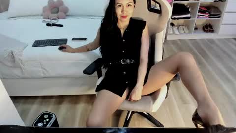 Zuly online show from June 18, 2026, 12:09 pm