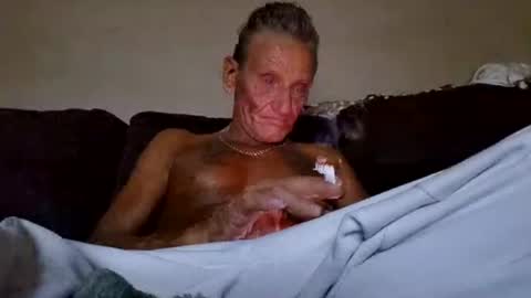 stefy1037 online show from July 17, 2026, 3:57 am