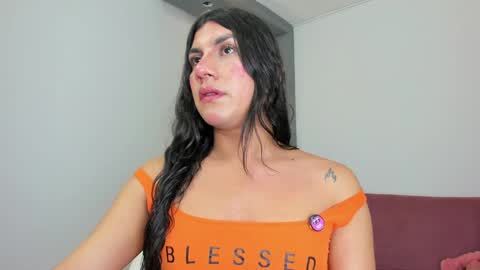 Stefany Bratz online show from May 5, 2026, 3:58 am