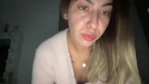 Snapshot of stefy_glow chatting on October 12, 2025, 8:52 pm stefy_glow online show from October 12, 2025, 8:52 pm