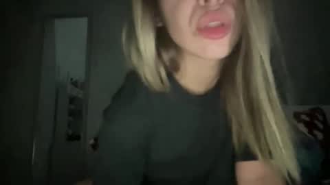 stefy_glow online show from November 12, 2025, 11:25 pm