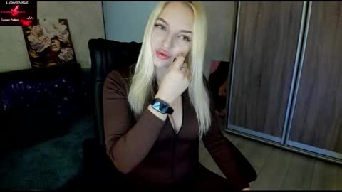 Stella  Cox online show from November 15, 2025, 6:44 am